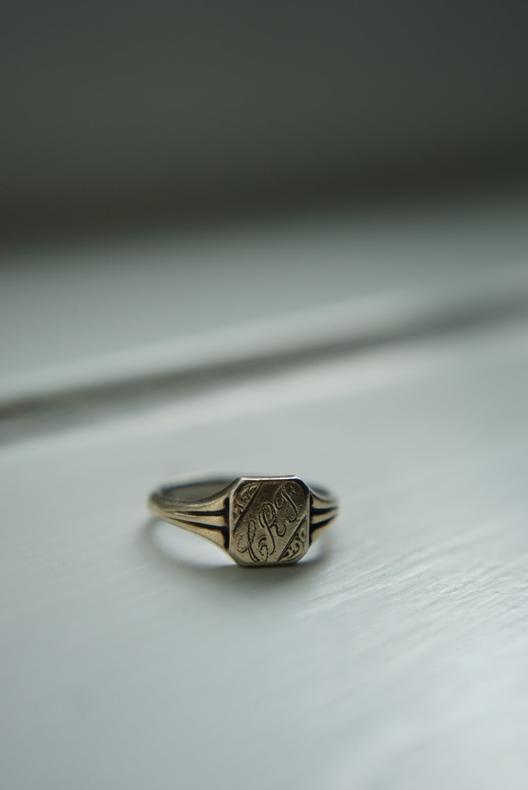 1960s British Signet Ring