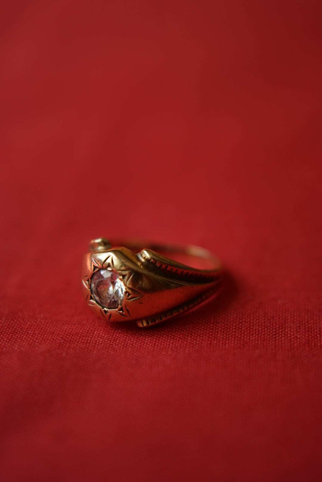 British "Himawari" 9ct Gold Ring